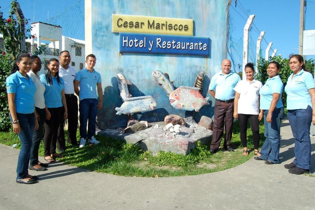 Hotel Y Restaurante Cesar Mariscos Tela Esterno foto