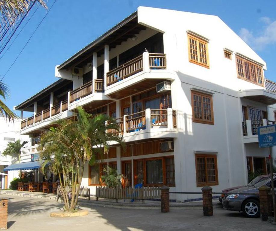 Hotel Y Restaurante Cesar Mariscos Tela Esterno foto
